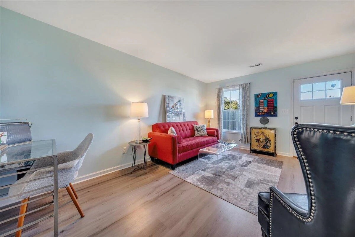 411 Jackson AVE - Photo 5
