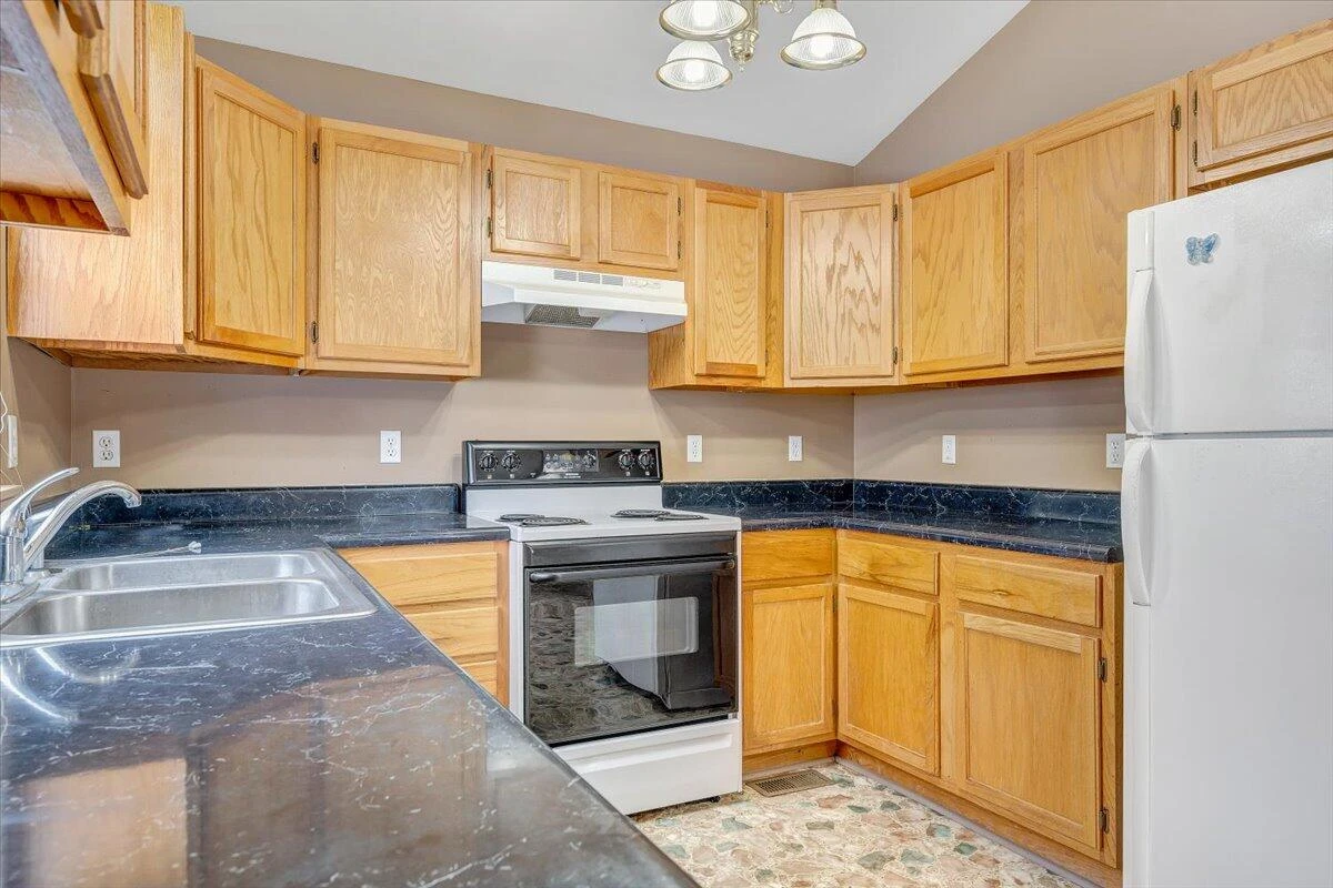 607 Loudon AVE - Photo 14
