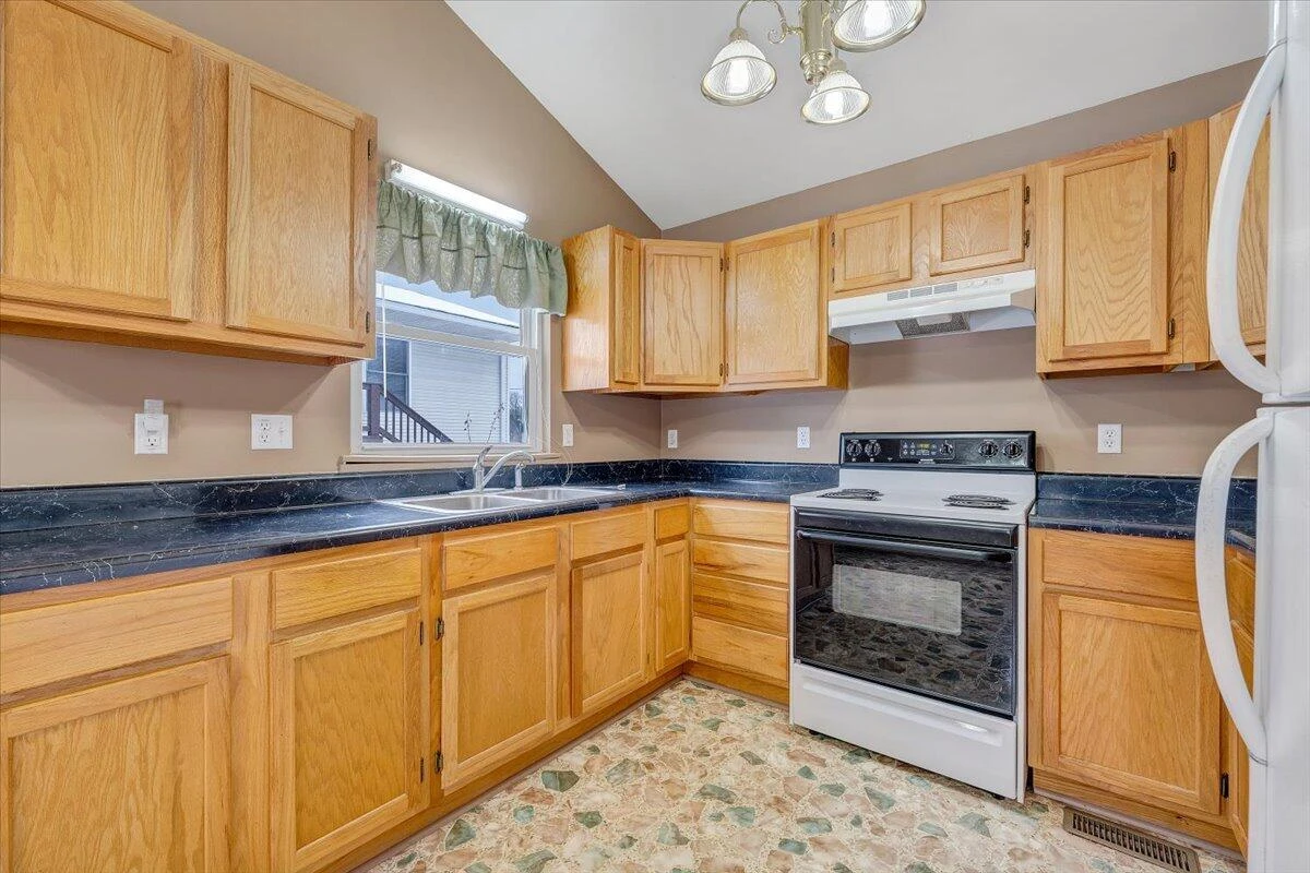 607 Loudon AVE - Photo 15