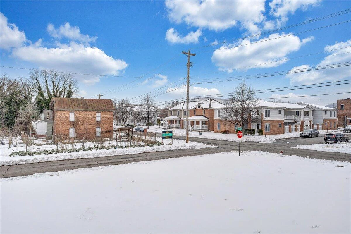 607 Loudon AVE - Photo 32