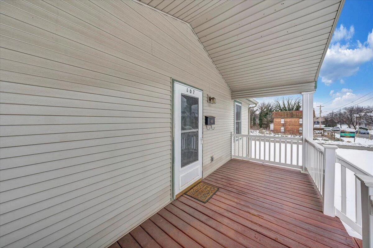 607 Loudon AVE - Photo 4