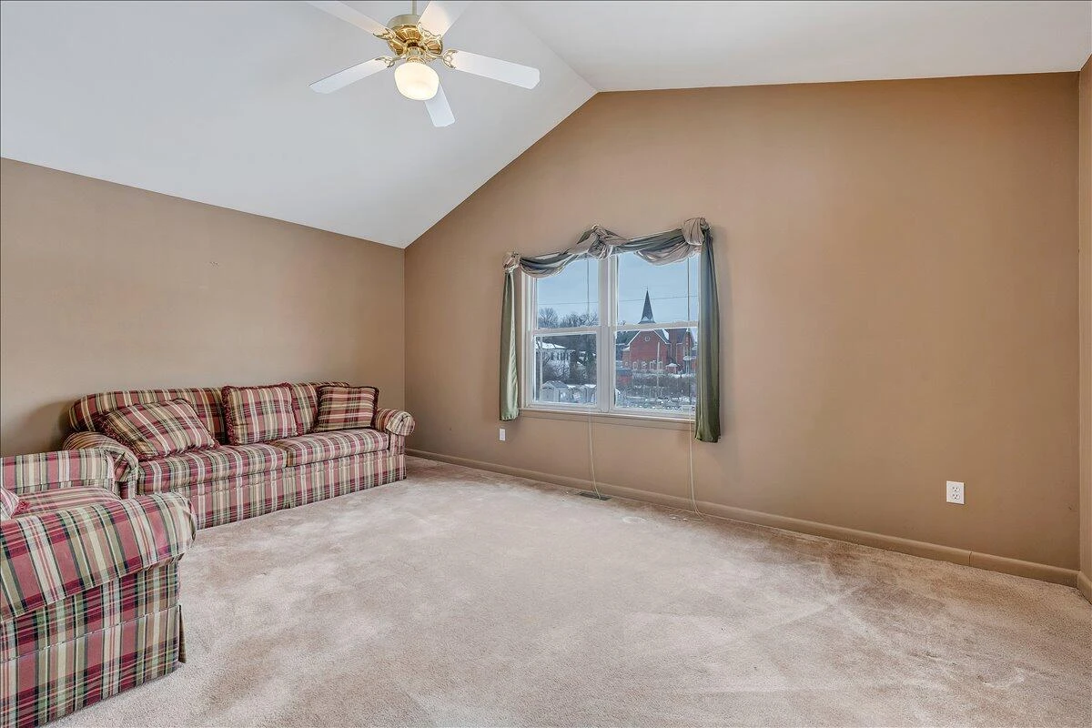 607 Loudon AVE - Photo 7