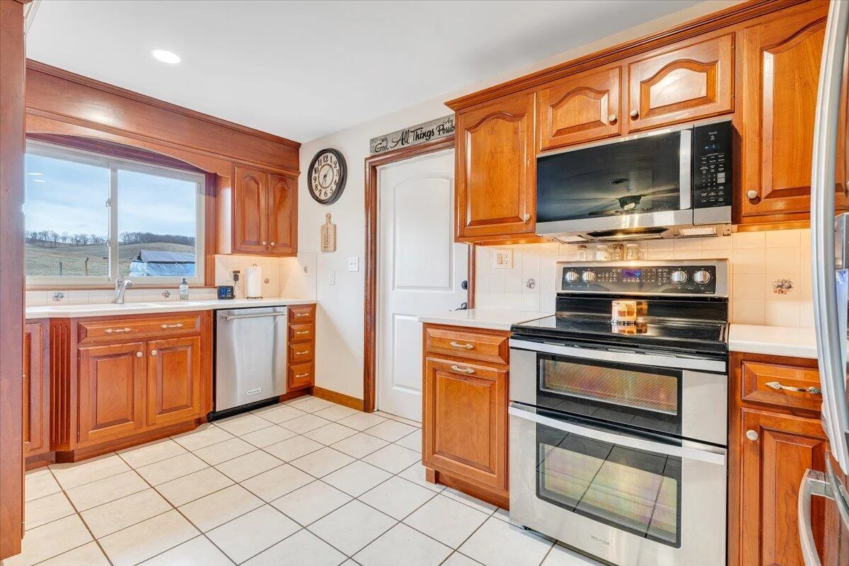 1167 Saint Peters RD - Photo 13