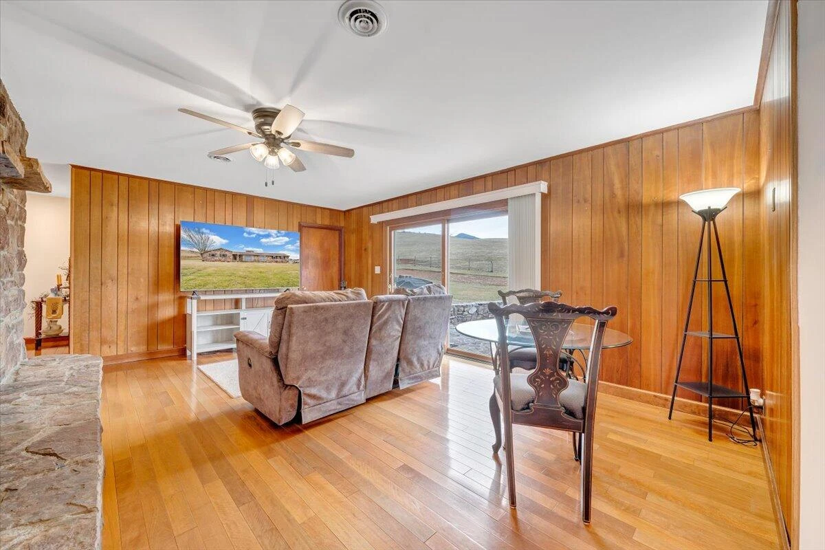 1167 Saint Peters RD - Photo 17