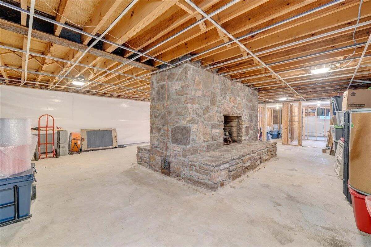 1167 Saint Peters RD - Photo 31
