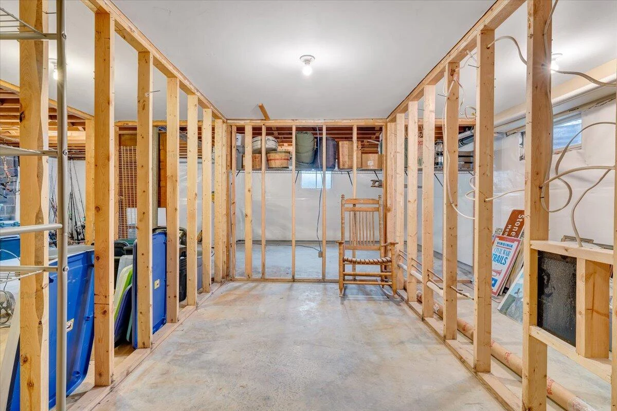 1167 Saint Peters RD - Photo 32