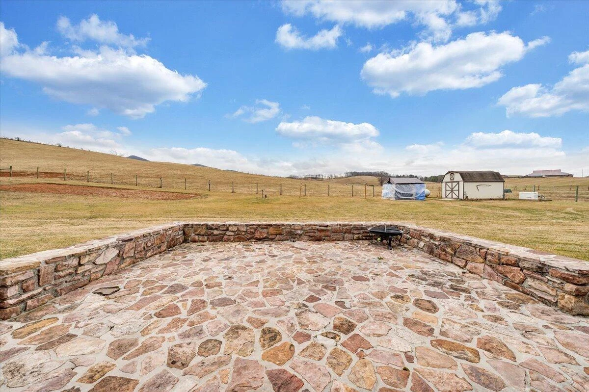 1167 Saint Peters RD - Photo 37