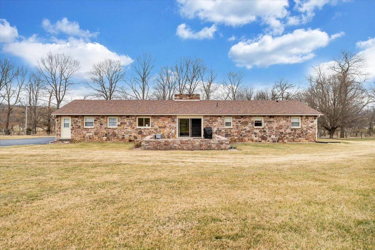 1167 Saint Peters RD - Photo 39