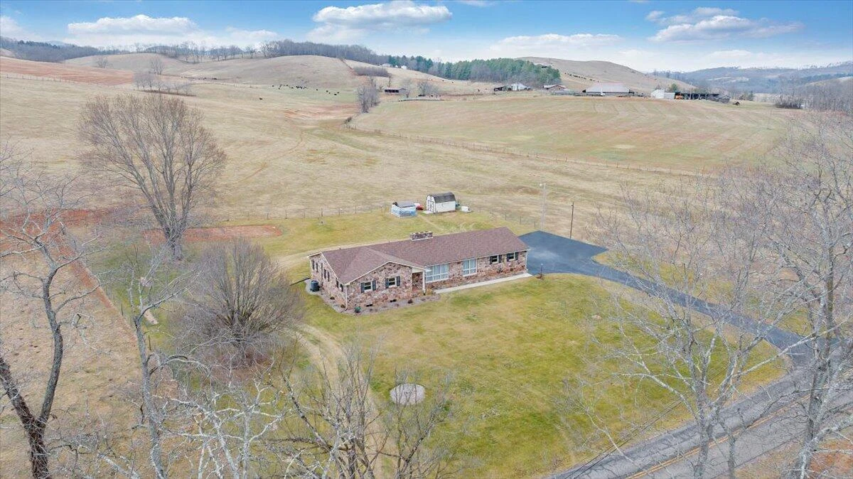 1167 Saint Peters RD - Photo 40