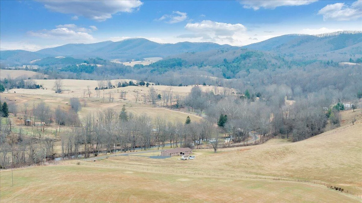 1167 Saint Peters RD - Photo 43