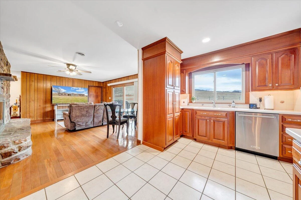 1167 Saint Peters RD - Photo 12