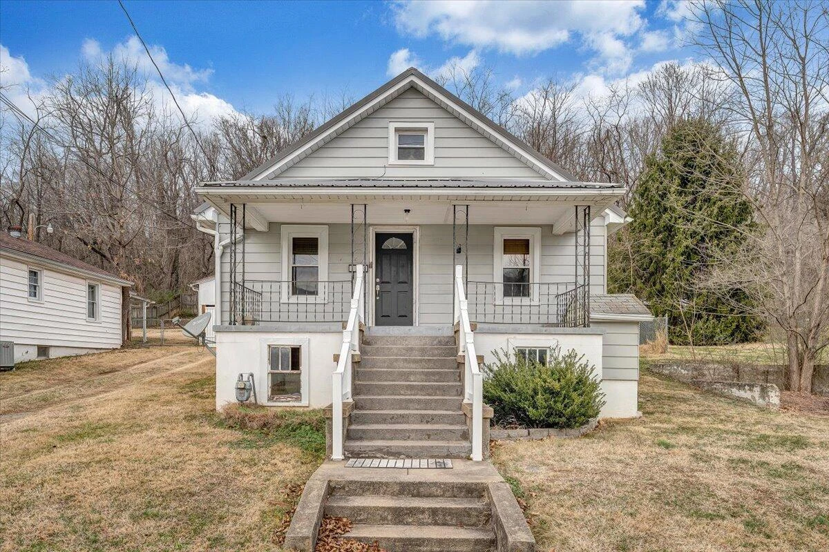 234 E Parrish ST