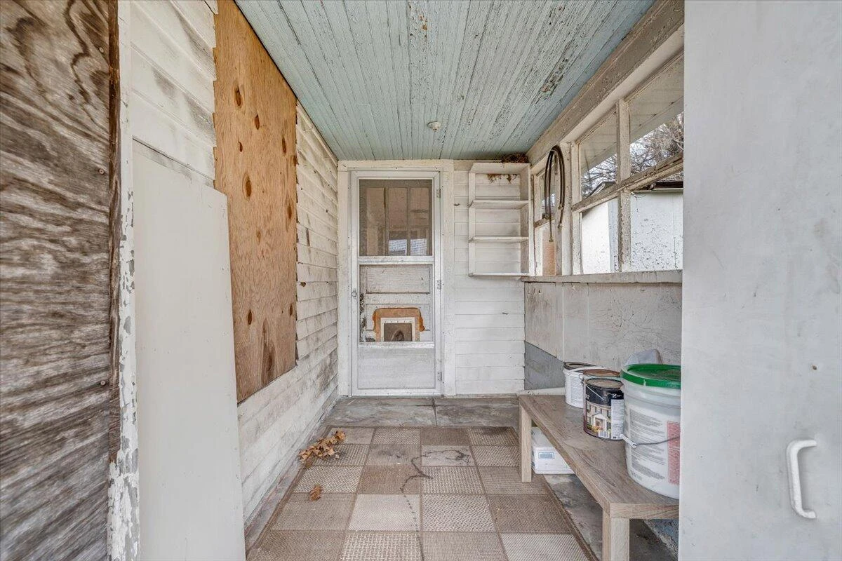 234 E Parrish ST - Photo 16