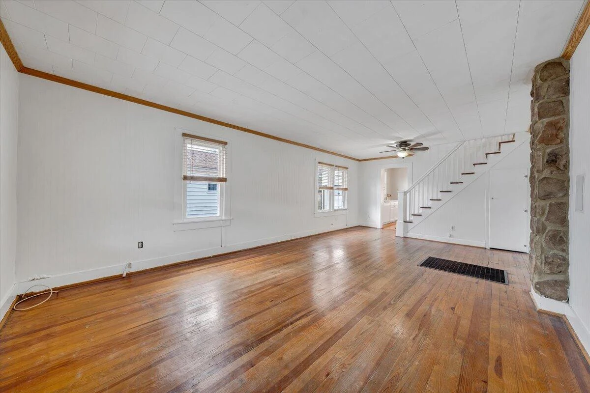 234 E Parrish ST - Photo 3