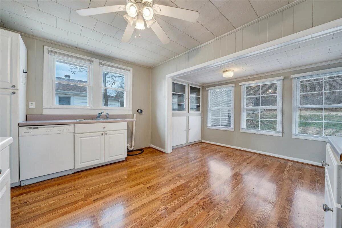 234 E Parrish ST - Photo 5