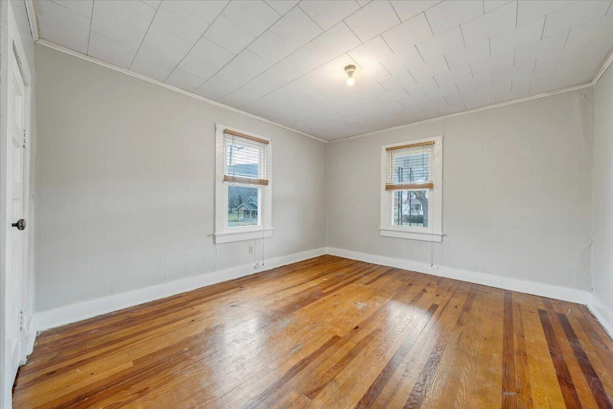 234 E Parrish ST - Photo 8