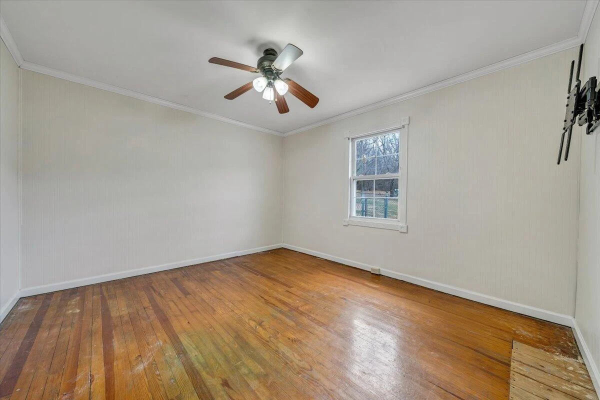 234 E Parrish ST - Photo 9