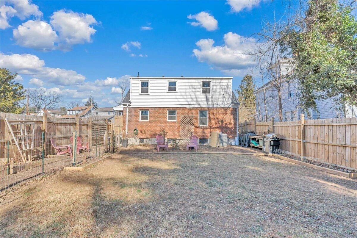 2432 Massachusetts AVE - Photo 22