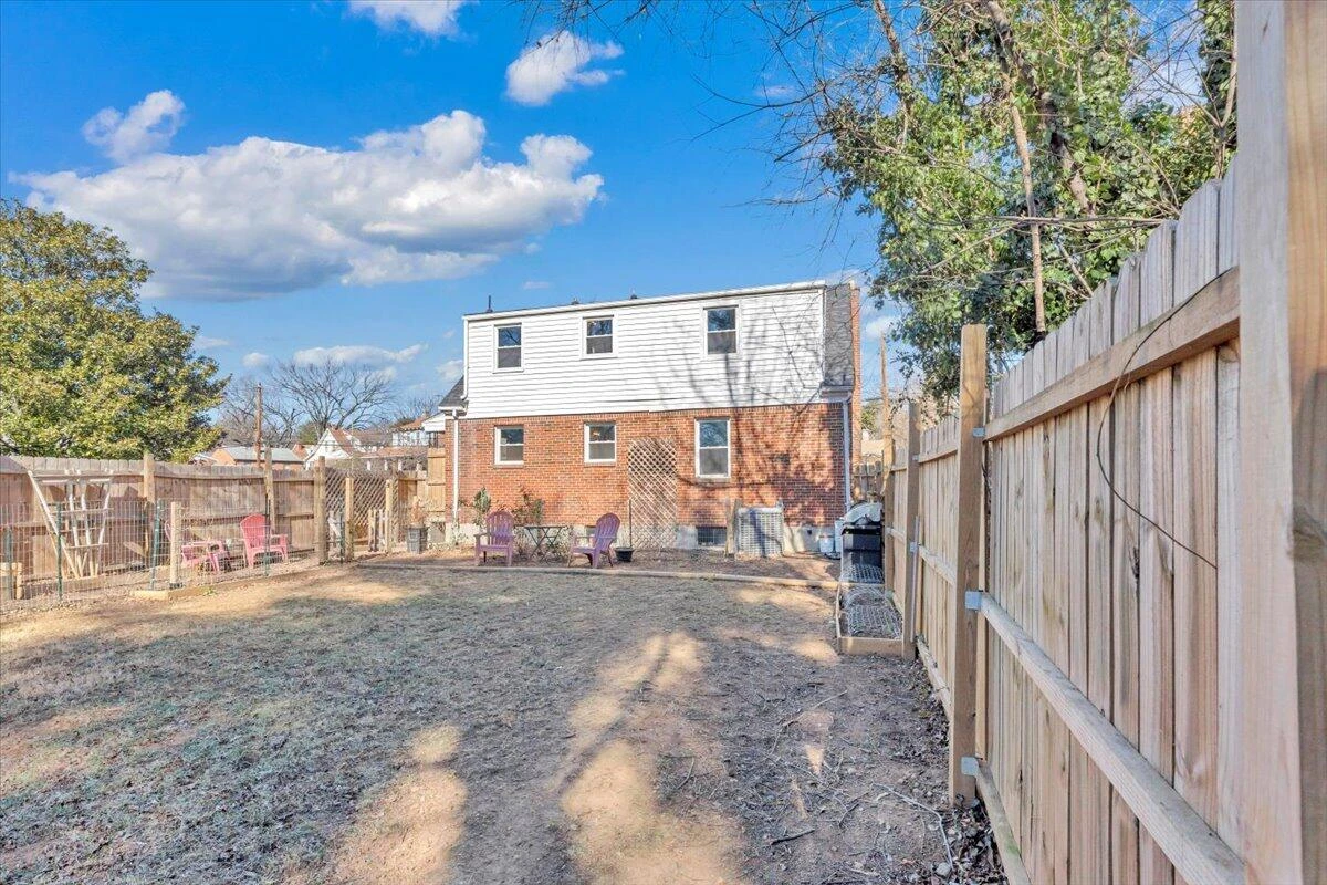 2432 Massachusetts AVE - Photo 23