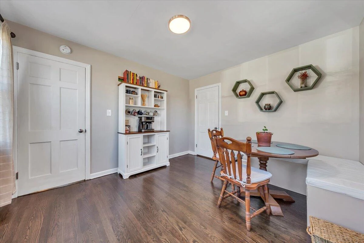 2432 Massachusetts AVE - Photo 9