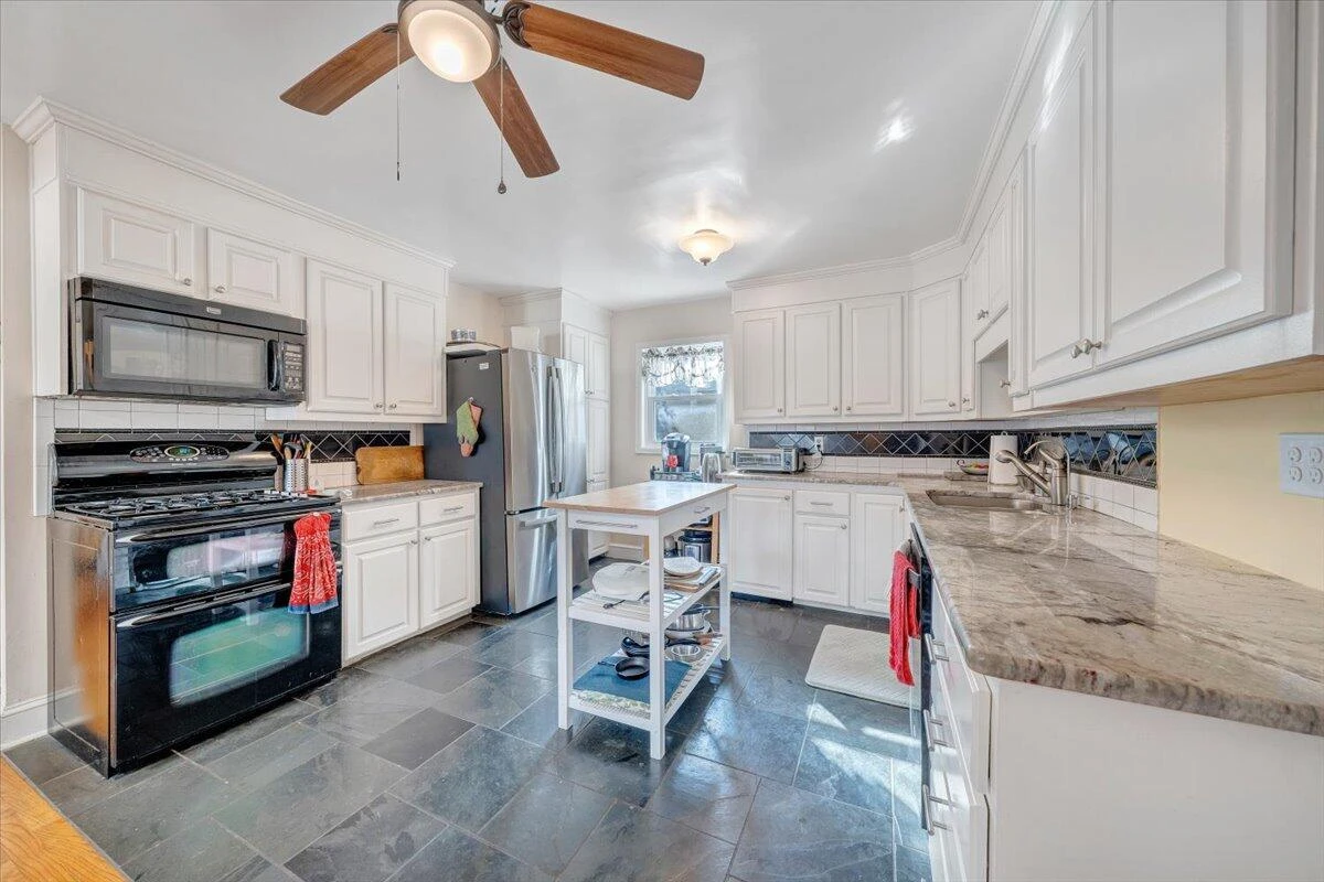 1826 Arlington RD - Photo 17