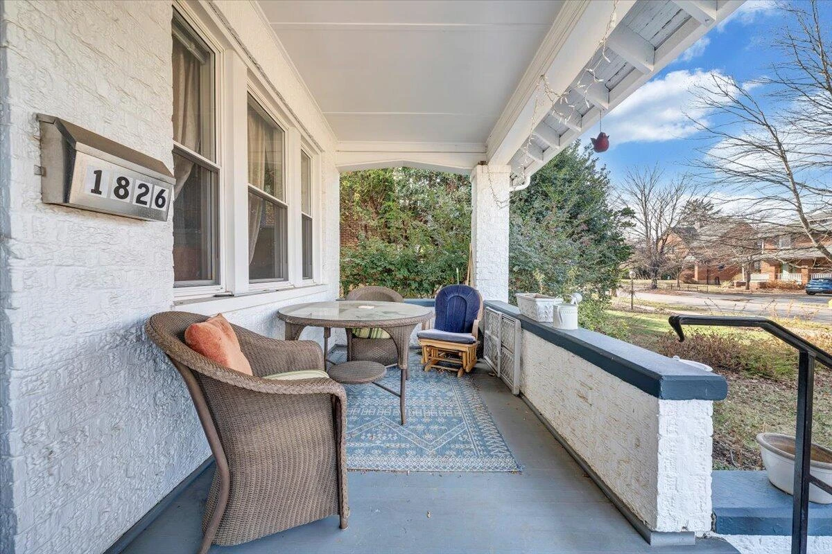 1826 Arlington RD - Photo 2