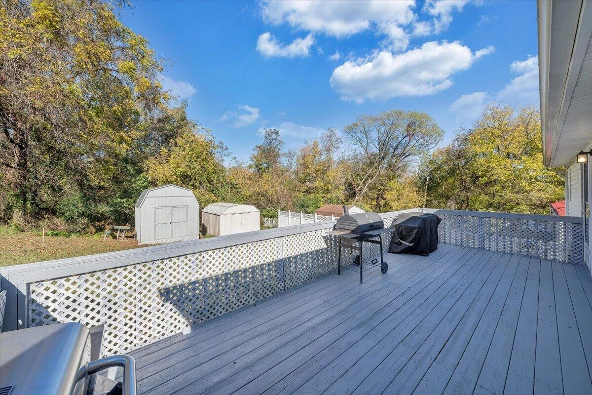 1146 Morehead AVE - Photo 11