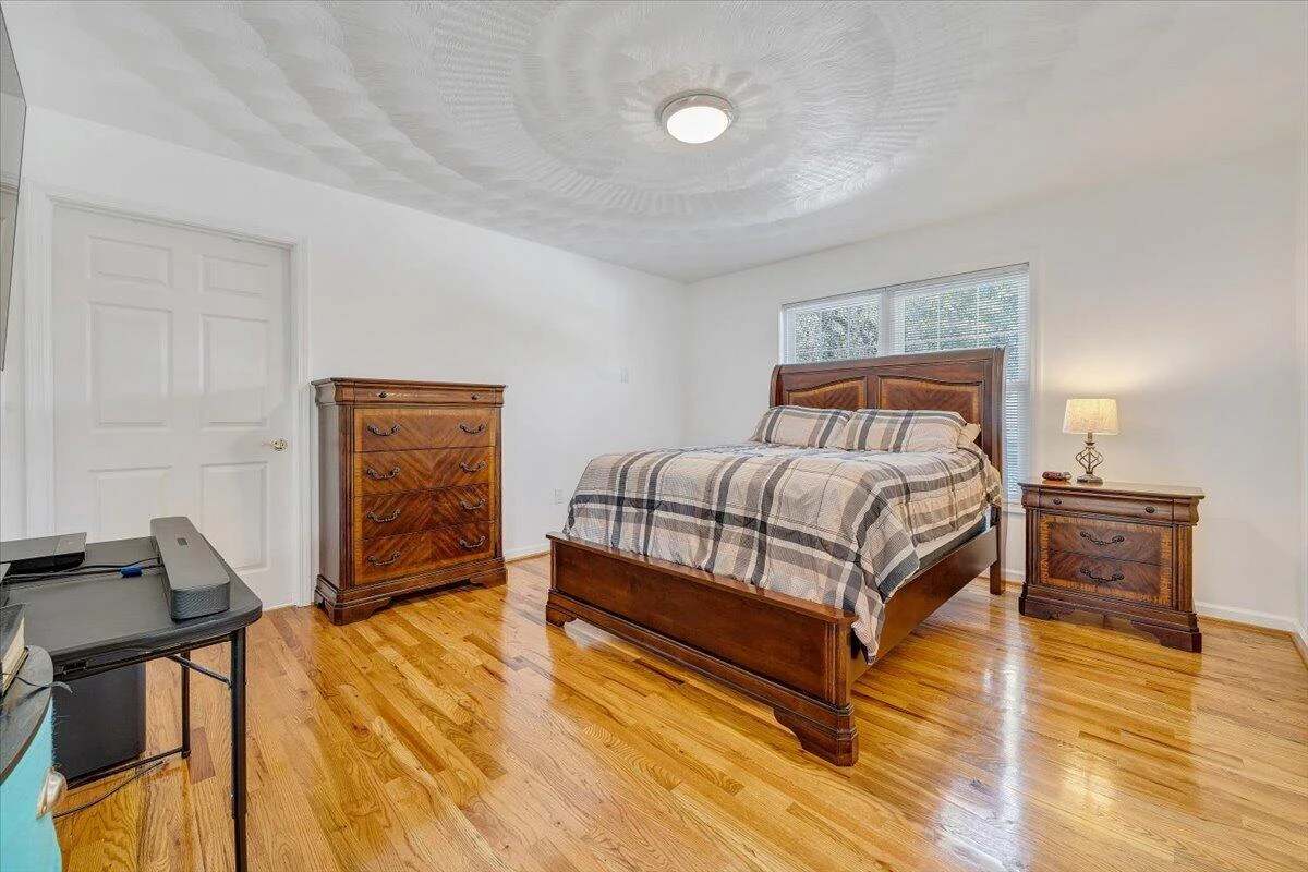 1146 Morehead AVE - Photo 7