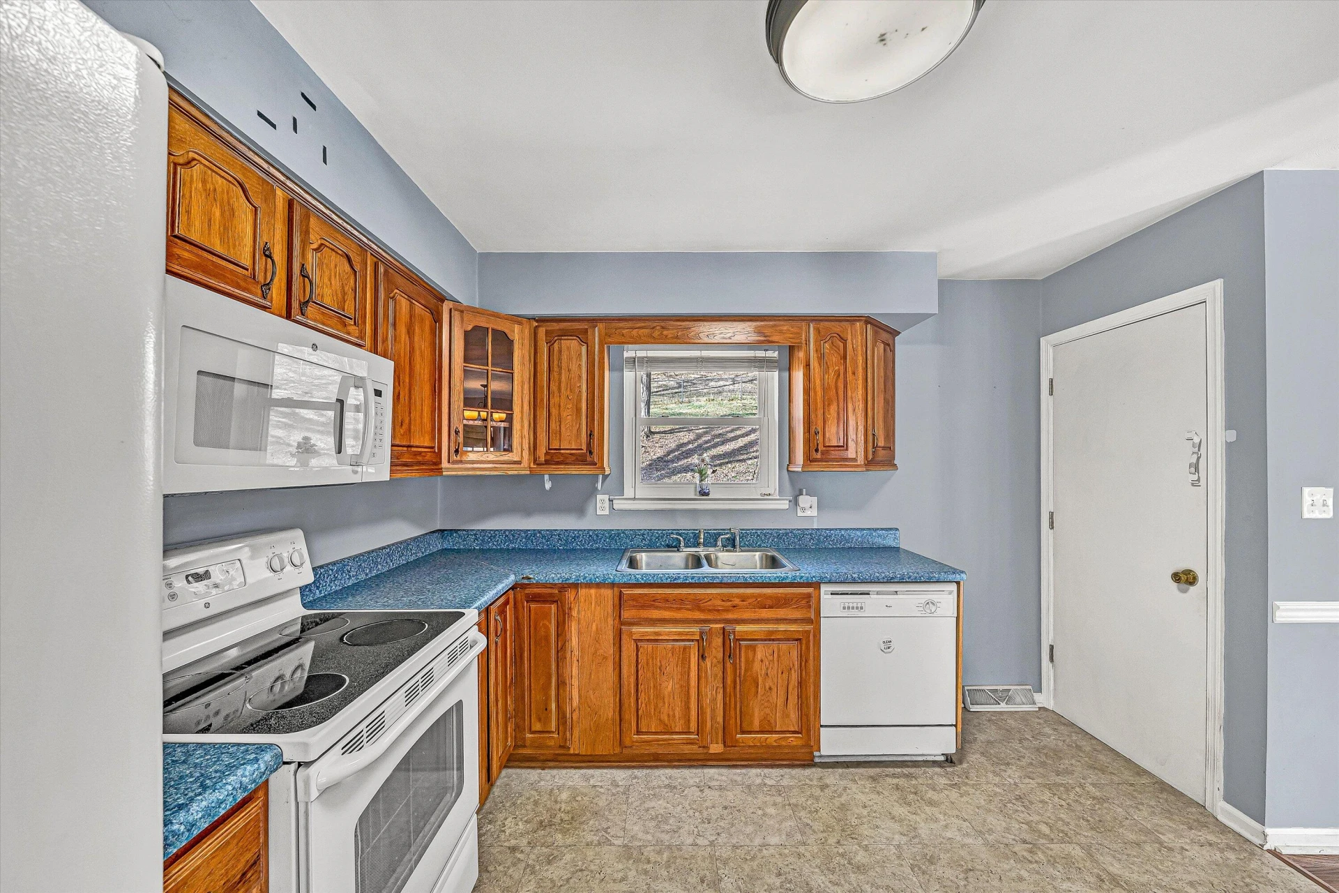 4634 Trevino CIR - Photo 8