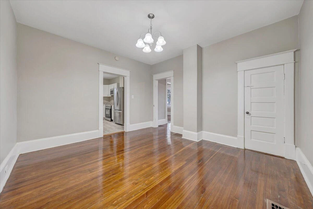 909 Highland AVE - Photo 19