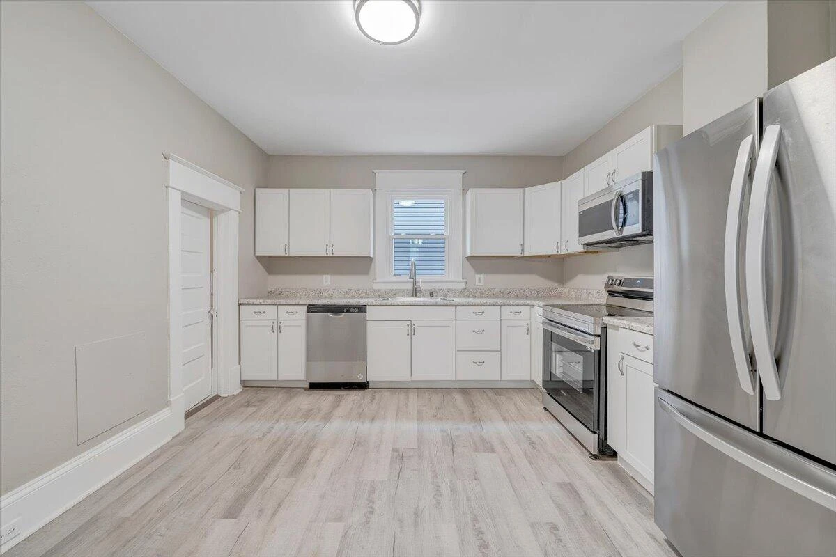 909 Highland AVE - Photo 21