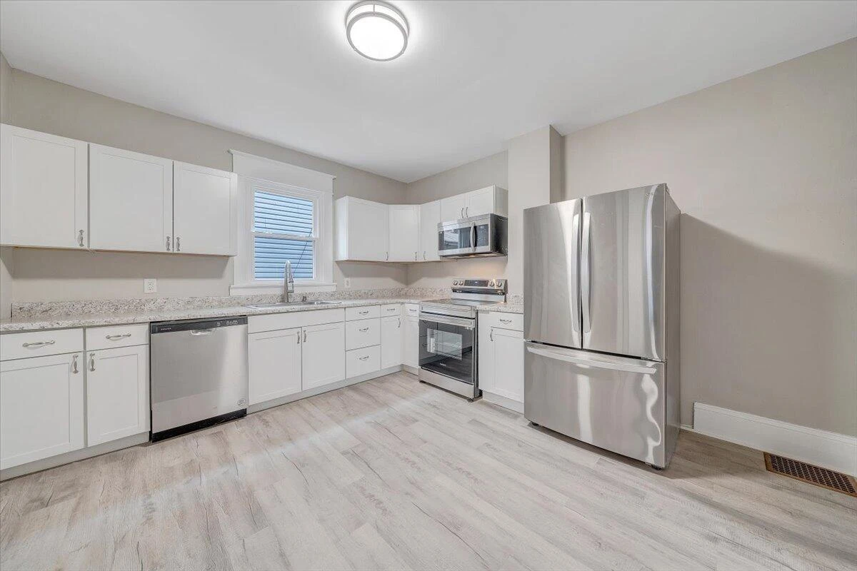 909 Highland AVE - Photo 22