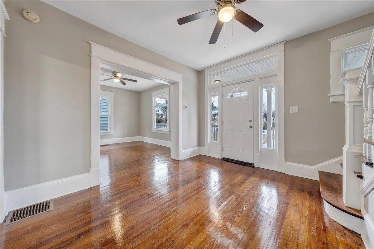 909 Highland AVE - Photo 12