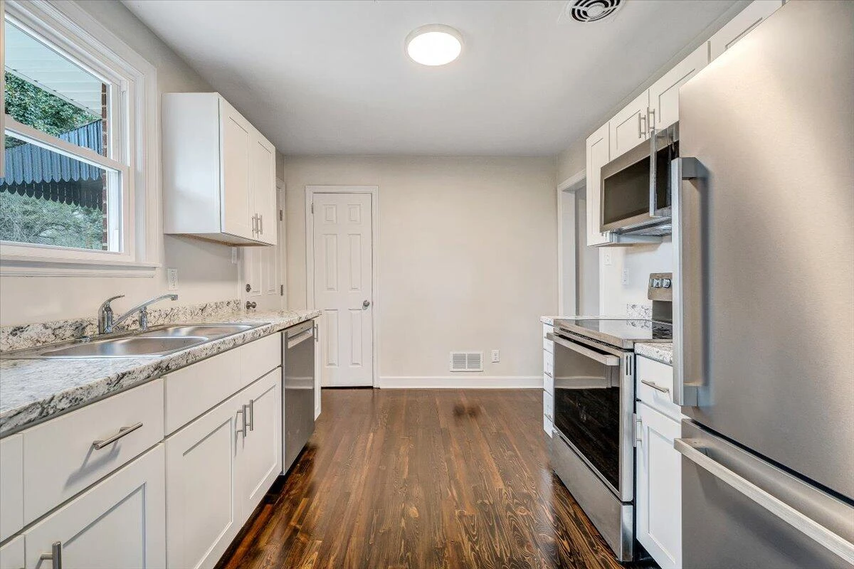 2830 Barnhart ST - Photo 11
