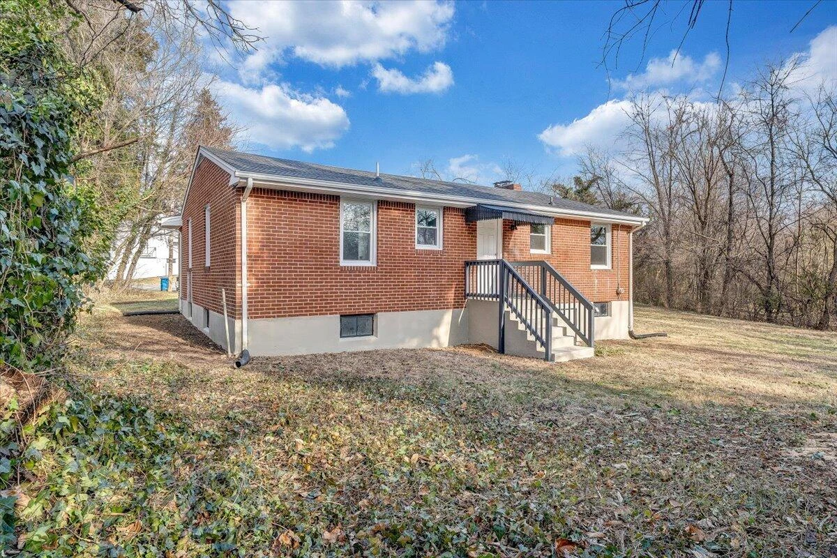 2830 Barnhart ST - Photo 29