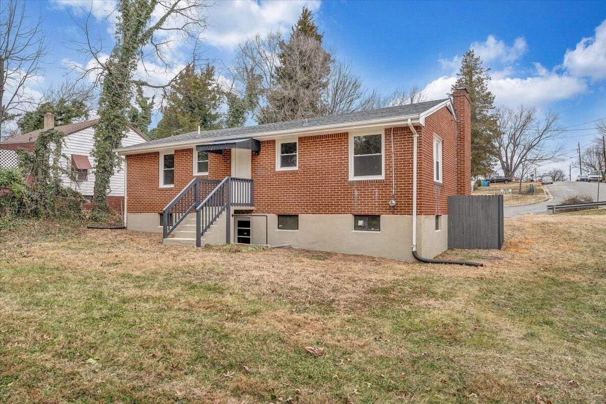 2830 Barnhart ST - Photo 31