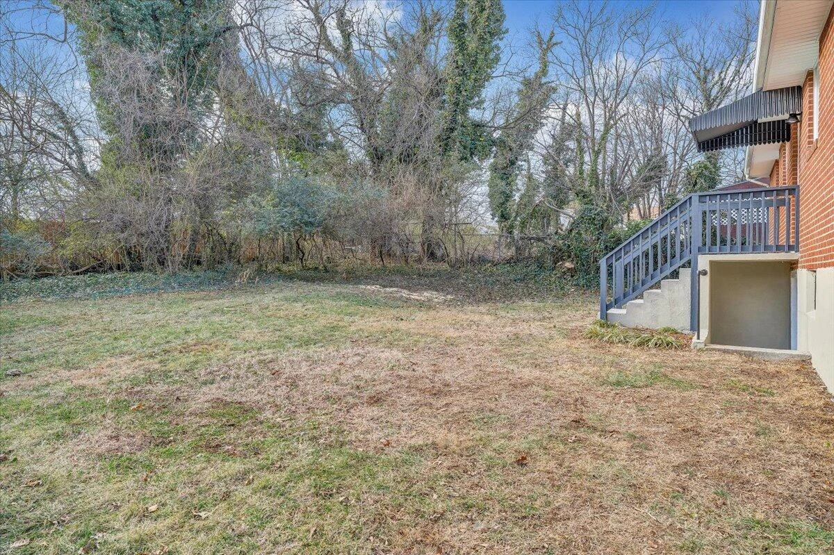 2830 Barnhart ST - Photo 32