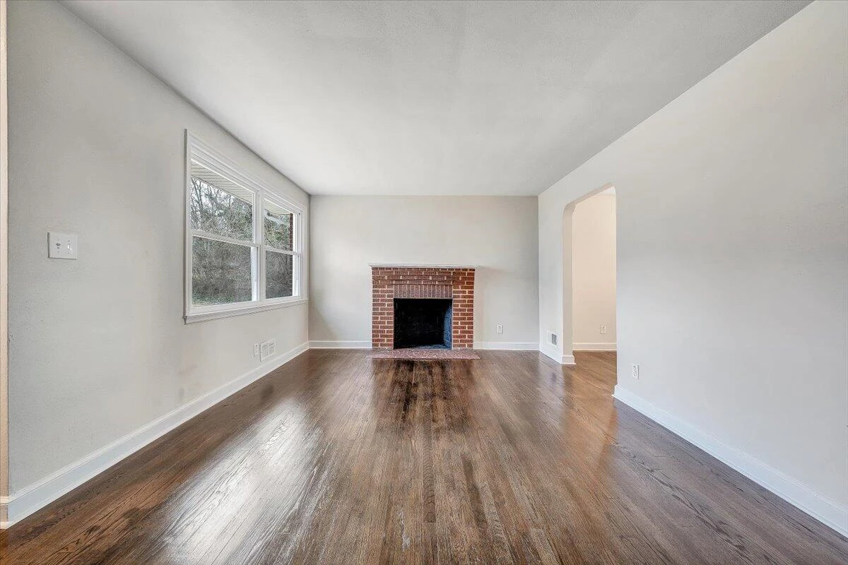 2830 Barnhart ST - Photo 4