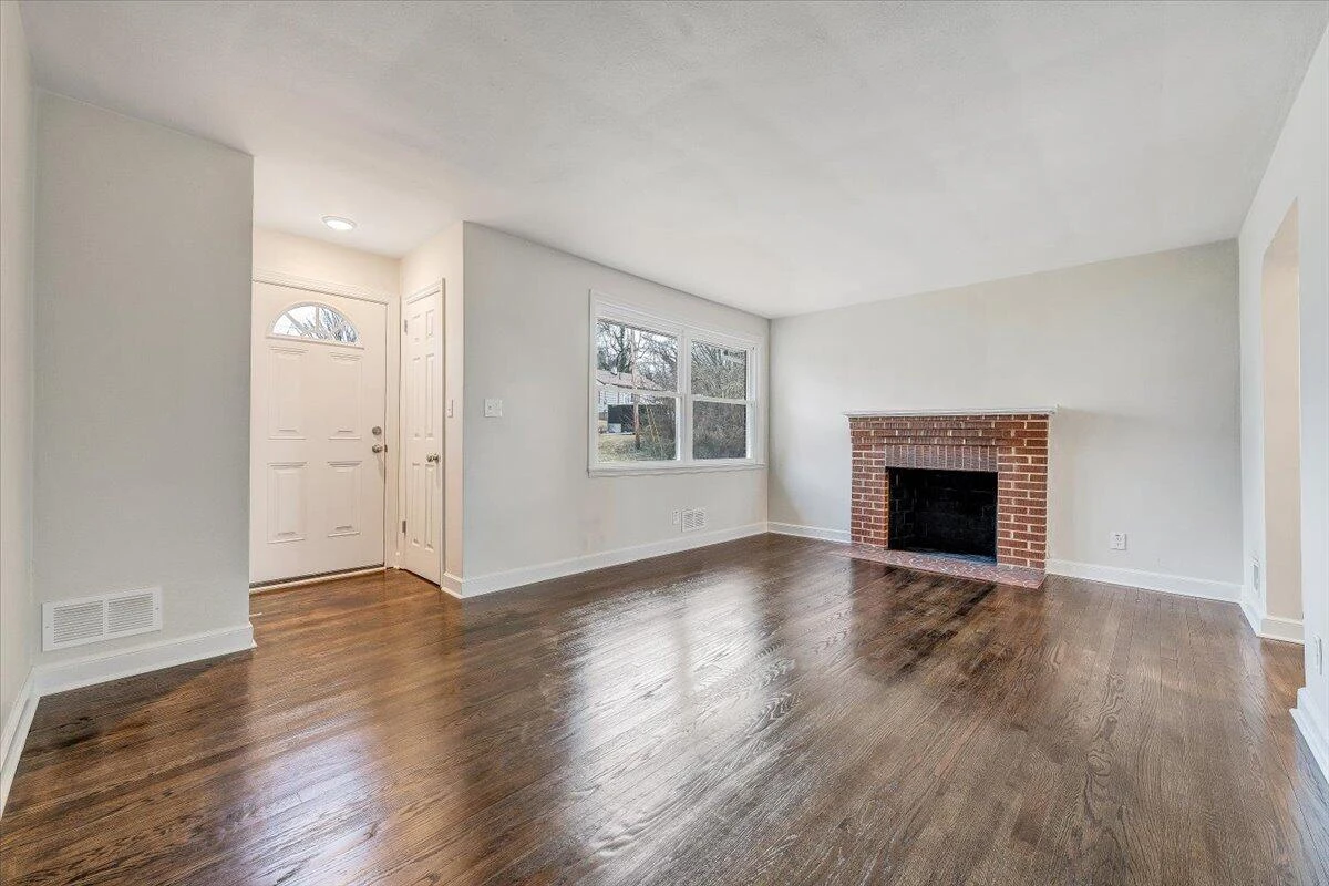 2830 Barnhart ST - Photo 5