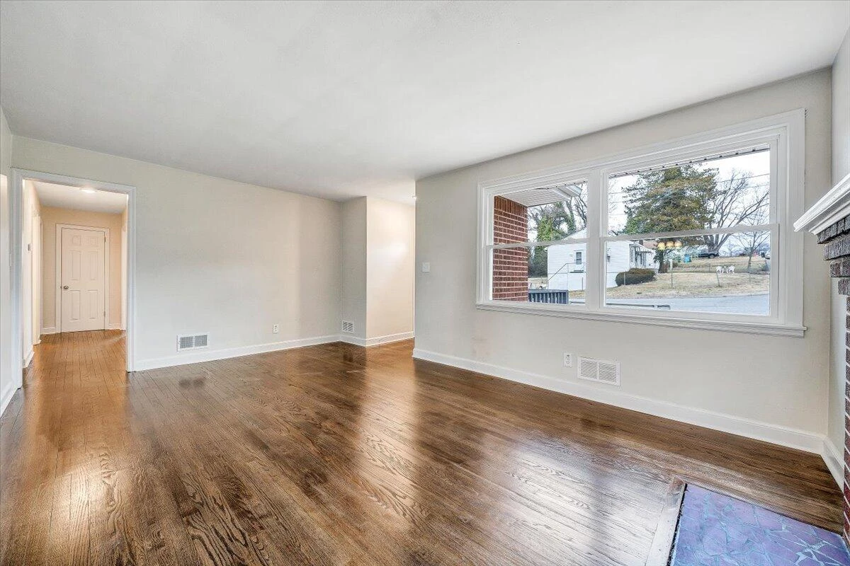 2830 Barnhart ST - Photo 6