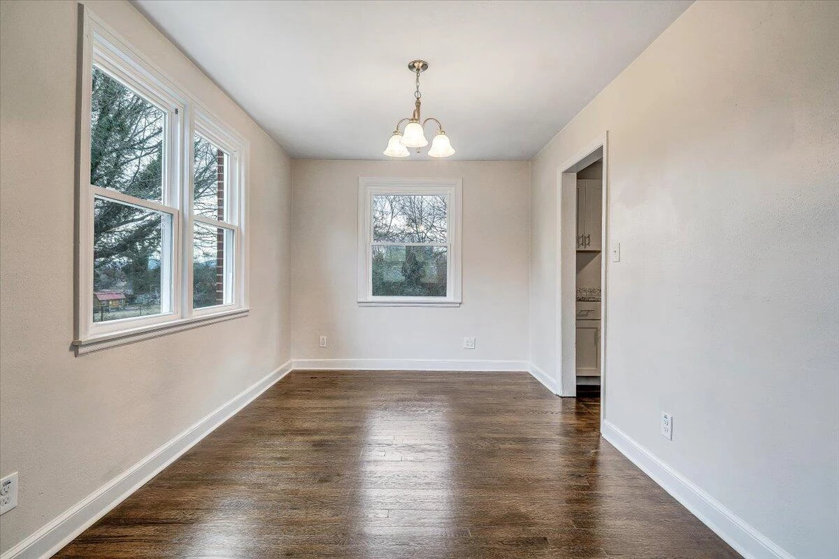 2830 Barnhart ST - Photo 8
