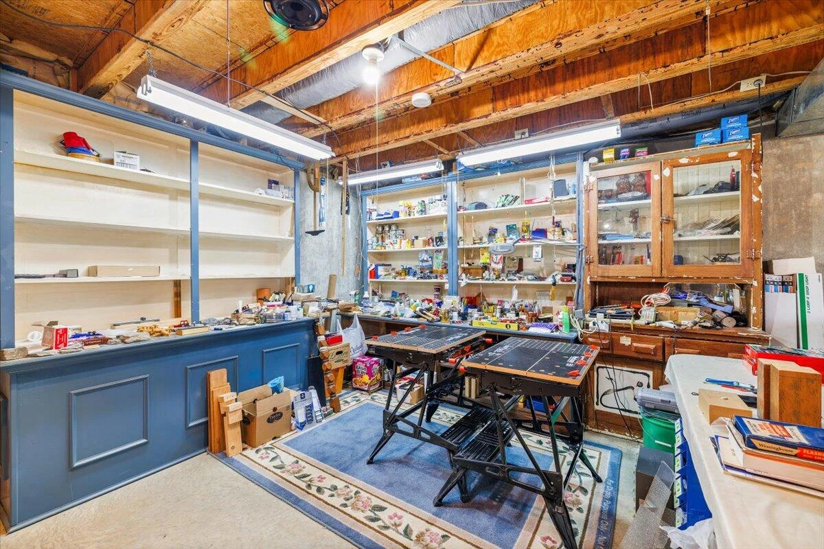 4935 Merriman RD - Photo 19