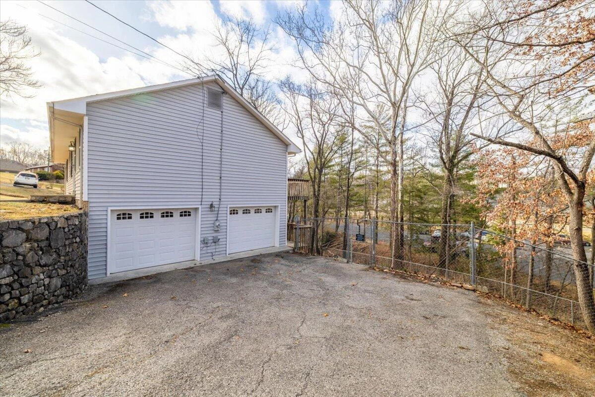 4935 Merriman RD - Photo 26