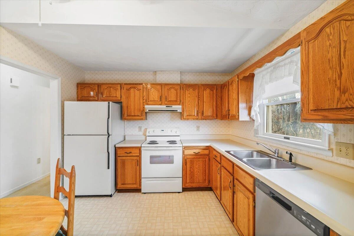 4935 Merriman RD - Photo 7