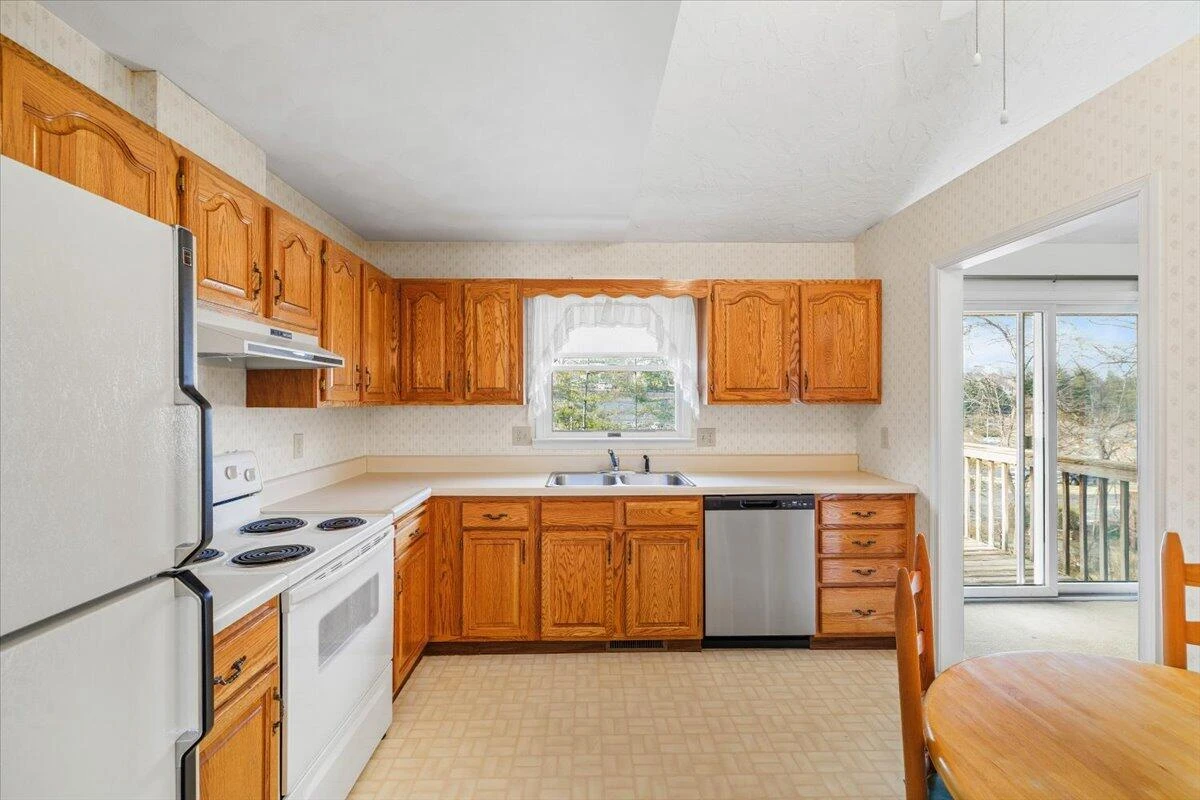 4935 Merriman RD - Photo 8
