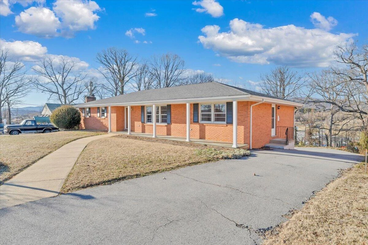 830 Dexter RD - Photo 2
