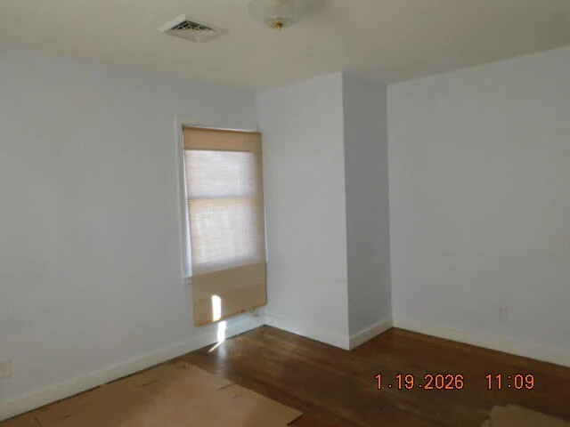 911 LOGAN ST - Photo 12