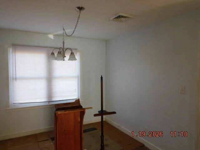 911 LOGAN ST - Photo 2