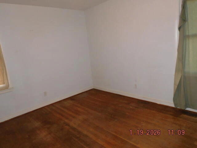 911 LOGAN ST - Photo 9