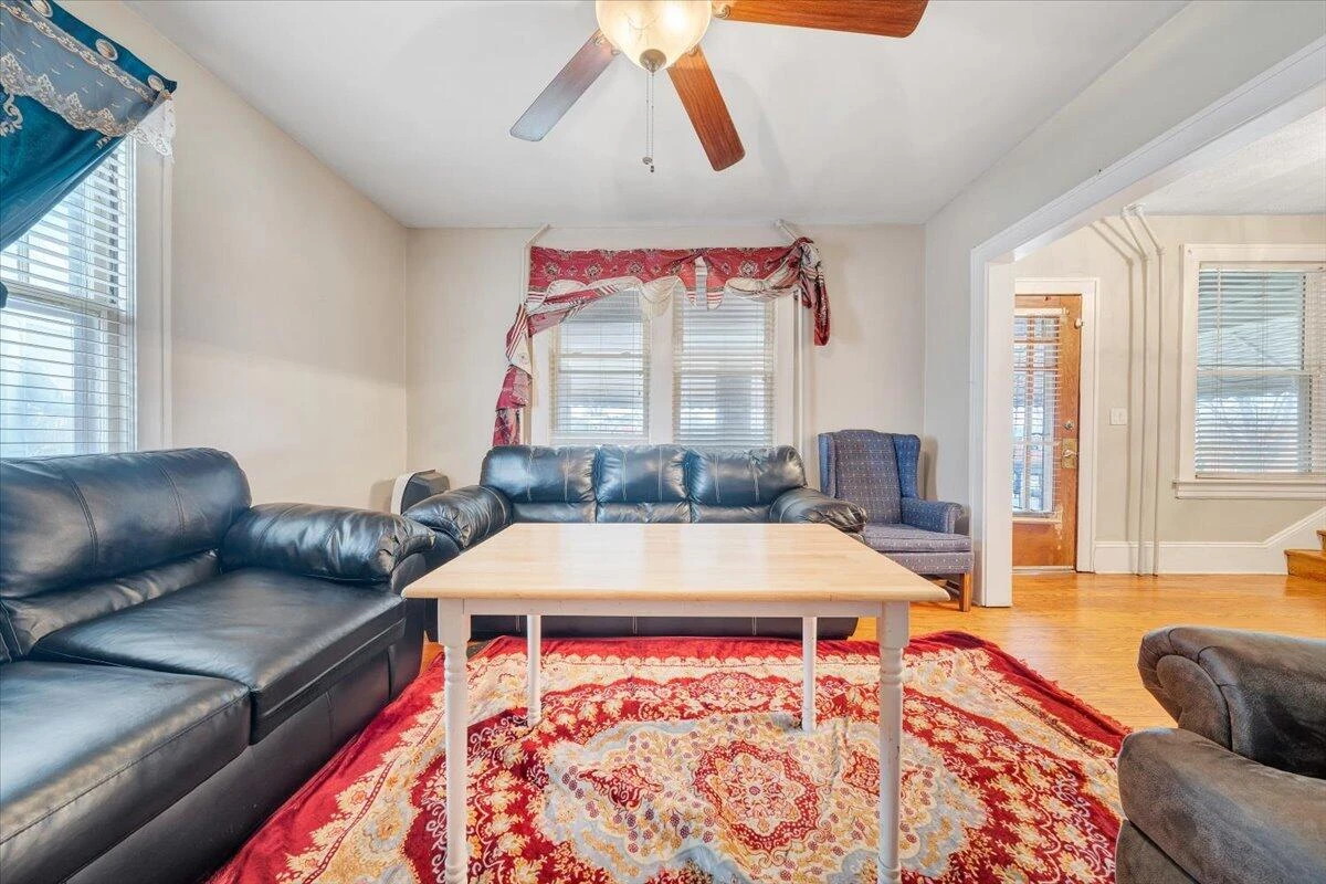 715 Highland AVE - Photo 10